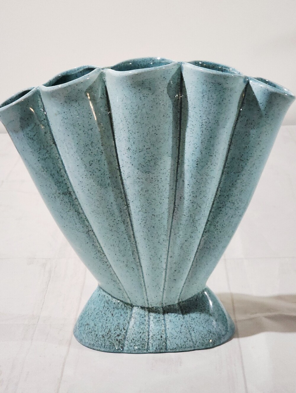 Red Wing 416 Nile Blue Speckle Gladiolus Art Deco Vase